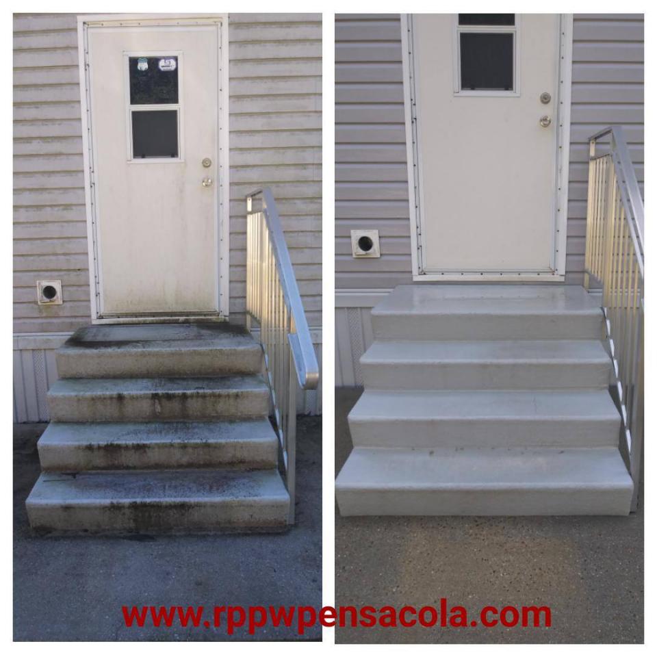 We use various techniques for power washing in Pensacola. Residenial and commercial power washing experts.