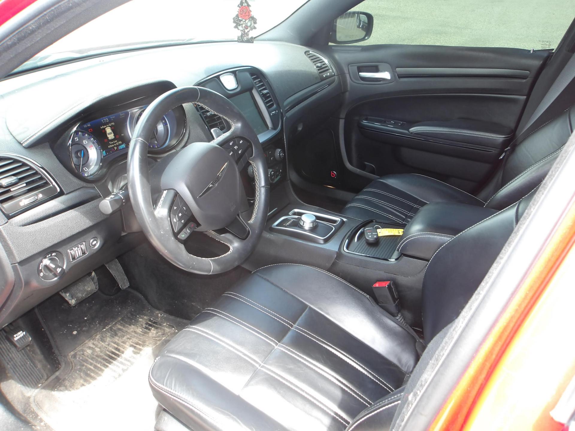 D2 - 2016 Chrysler 300S