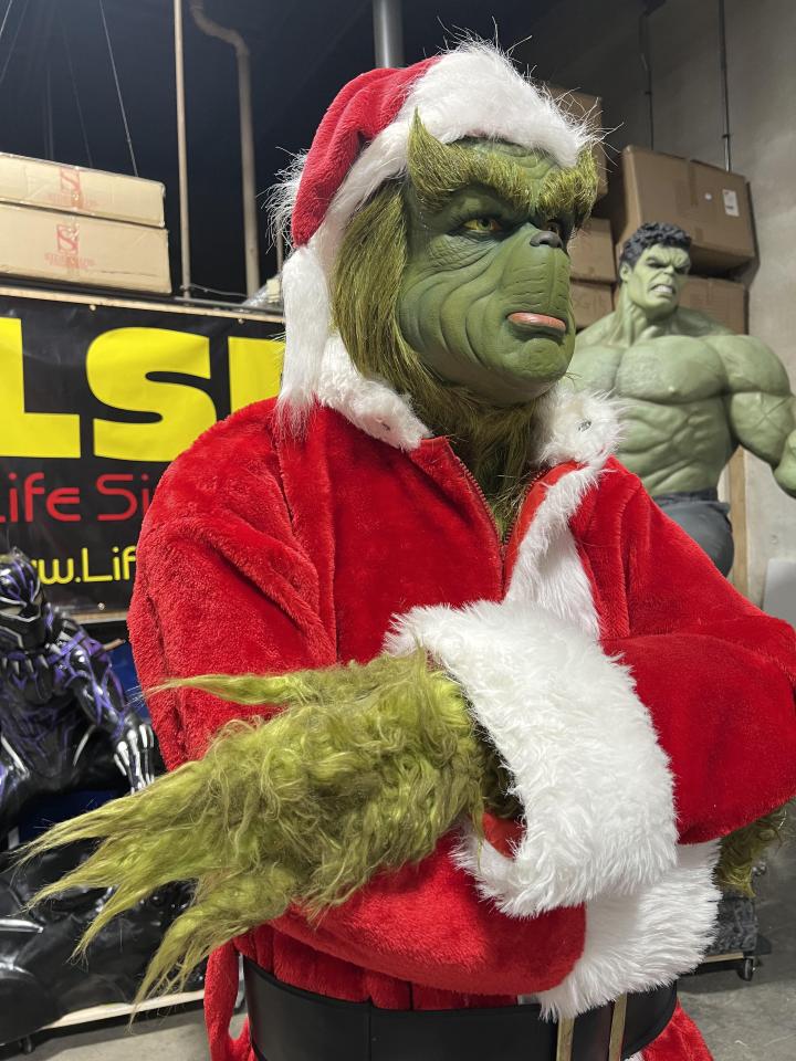 How the Grinch Stole Christmas Statue