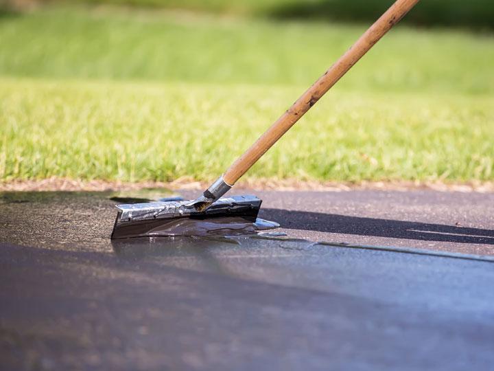 Asphalt Sealcoating