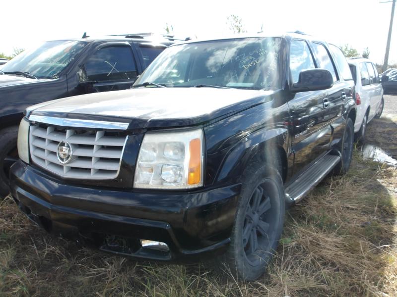 D152 2005 CADILLAC ESCALADE