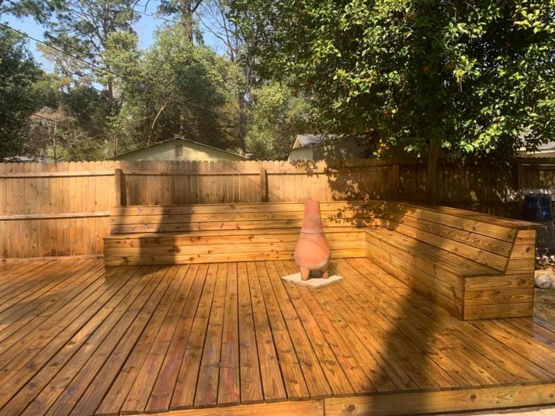 DECK AND FENCE CLEANING AND STAINING