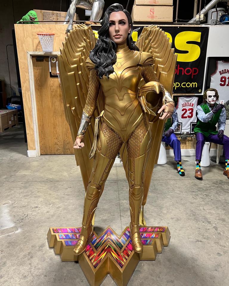 Wonderwoman 1984 Life Size Statue