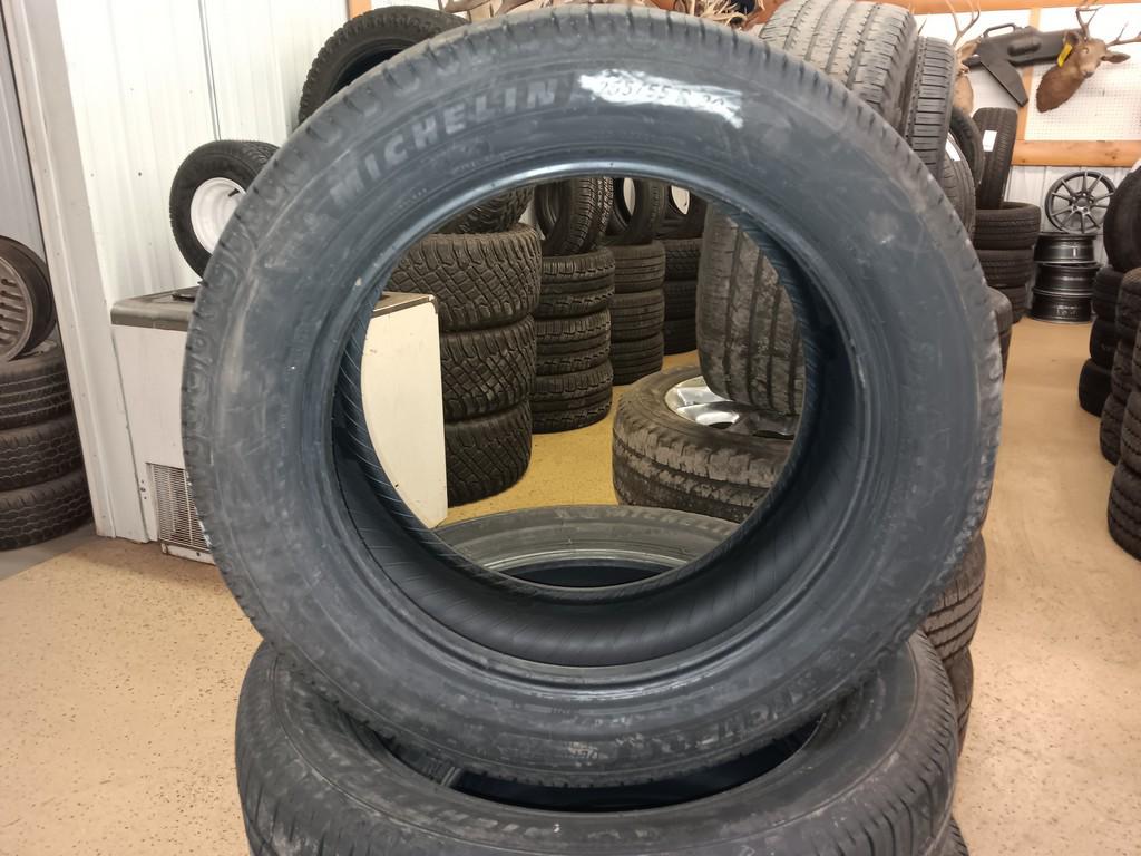255/55R20 Michelin Defender 2 Tires Set of 4