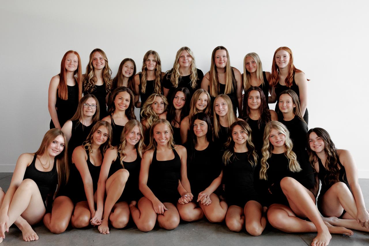 Junior All Stars
13 - 15 Year Old National Competition Dance Team