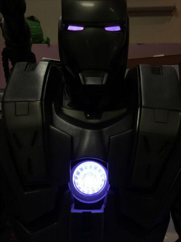 Life Size Marvel Avengers Ironman War Machine