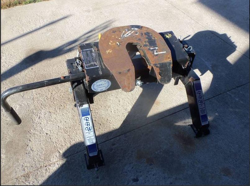 RBW 15000 lb 5th wheel hitch - Lot # J1375