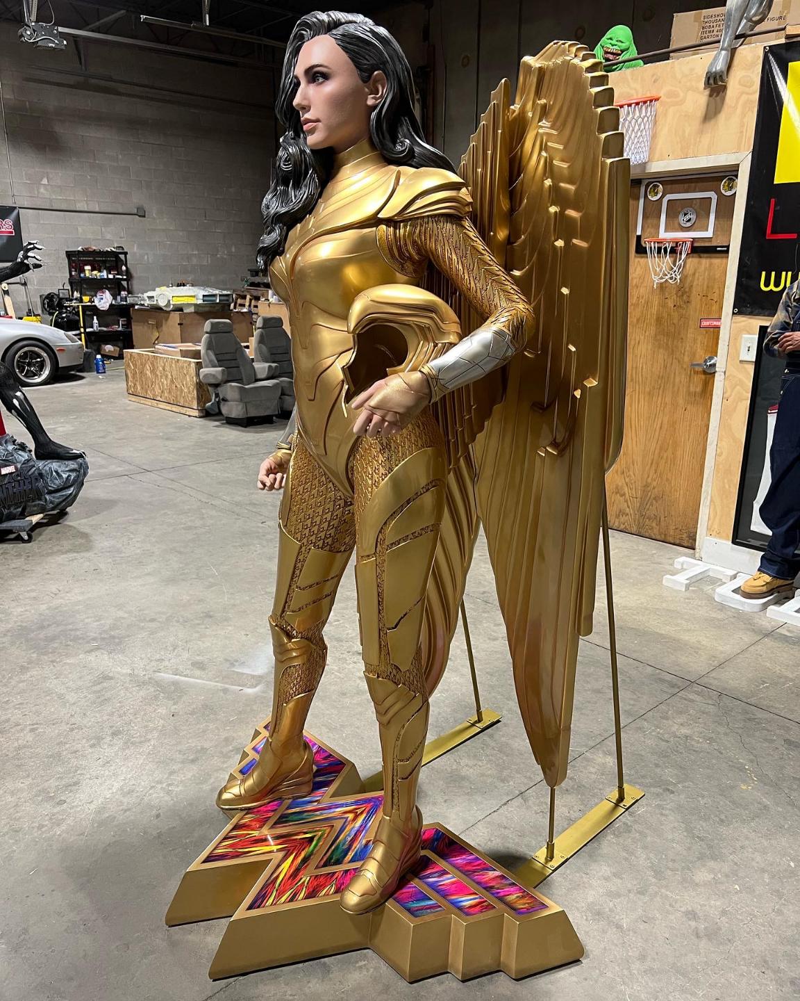 Wonderwoman 1984 Life Size Statue