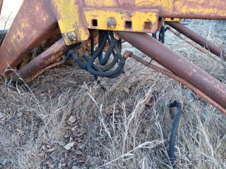EzeeOn Tractor Loader With Grapple - Lot # N1032