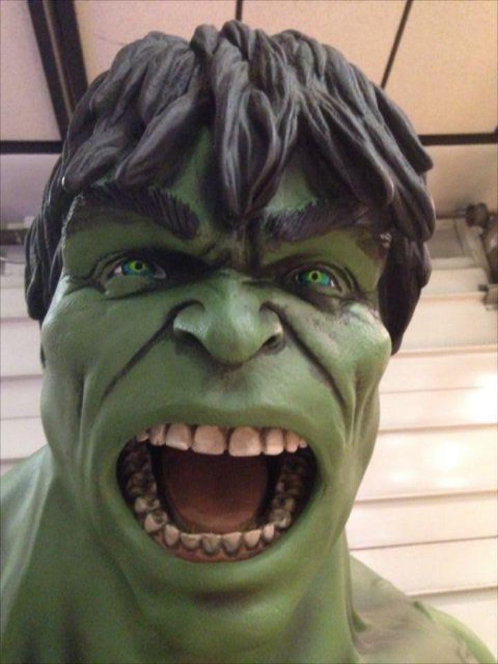 Life Size 2008 Movie Incredible Hulk Theater Display