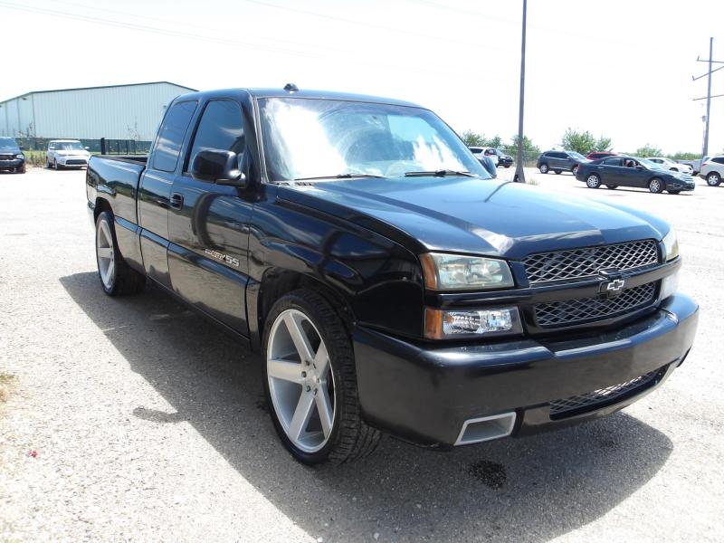 D33 - 2004 Chevrolet Silverado SS