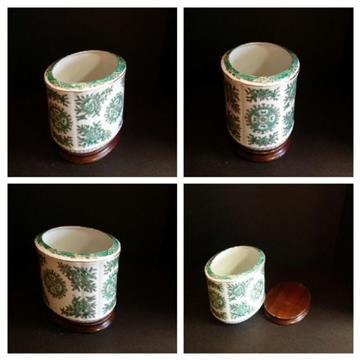 VINTAGE GREEN WHITE PORCELAIN COMPOTE WITH STAND