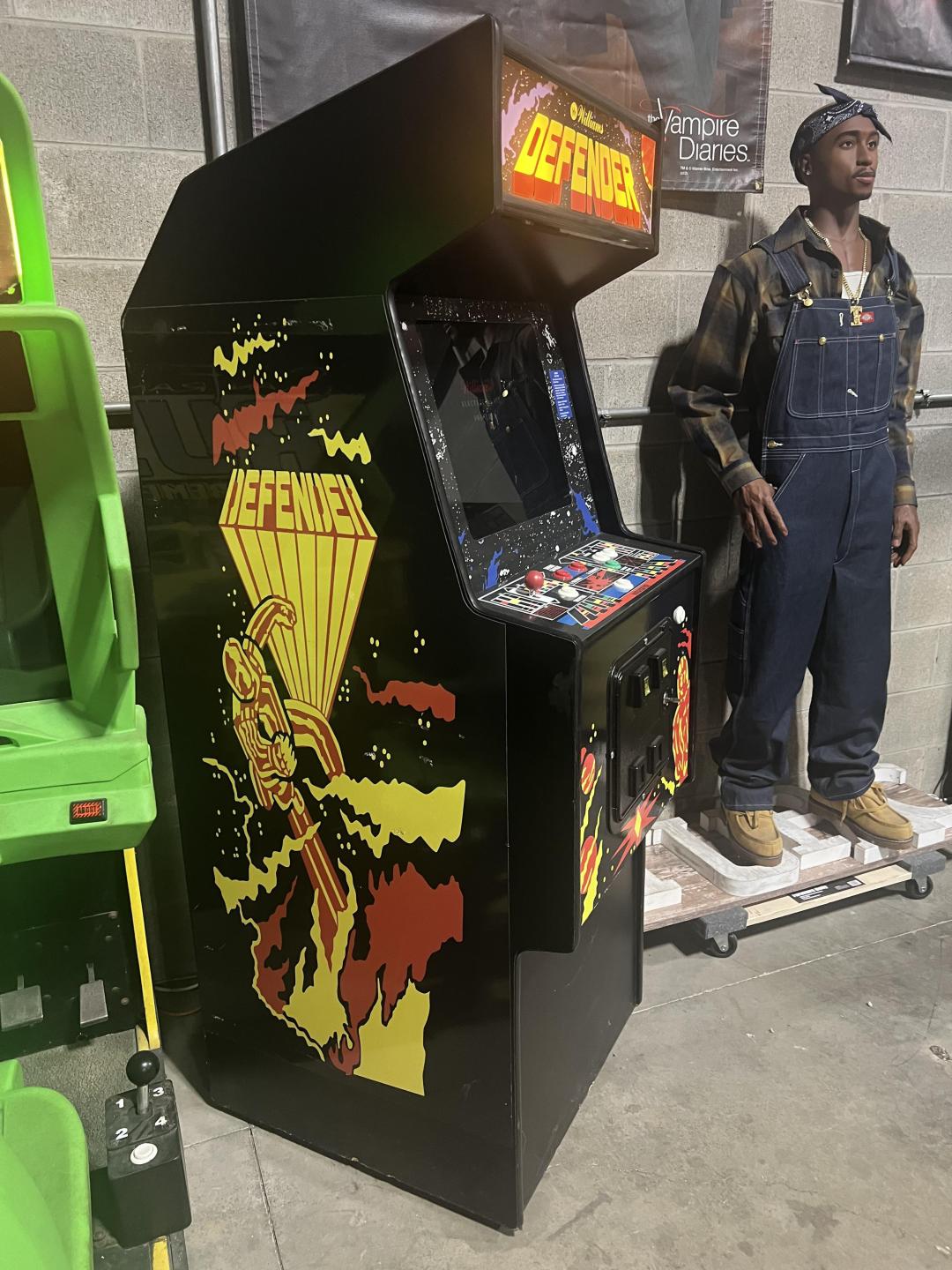 Williams Defender Arcade Game