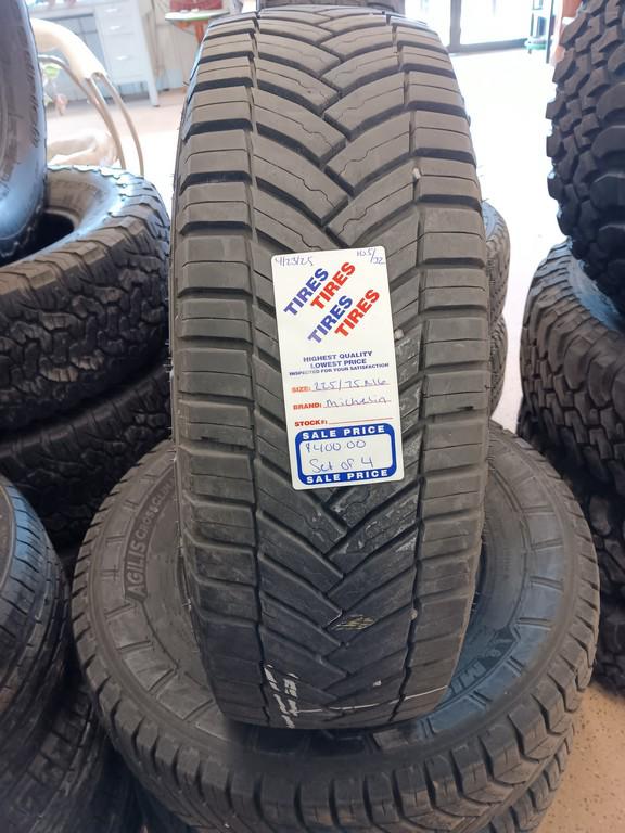 225/75R16 Michelin Agilis Cross Climate Tires Set of 4