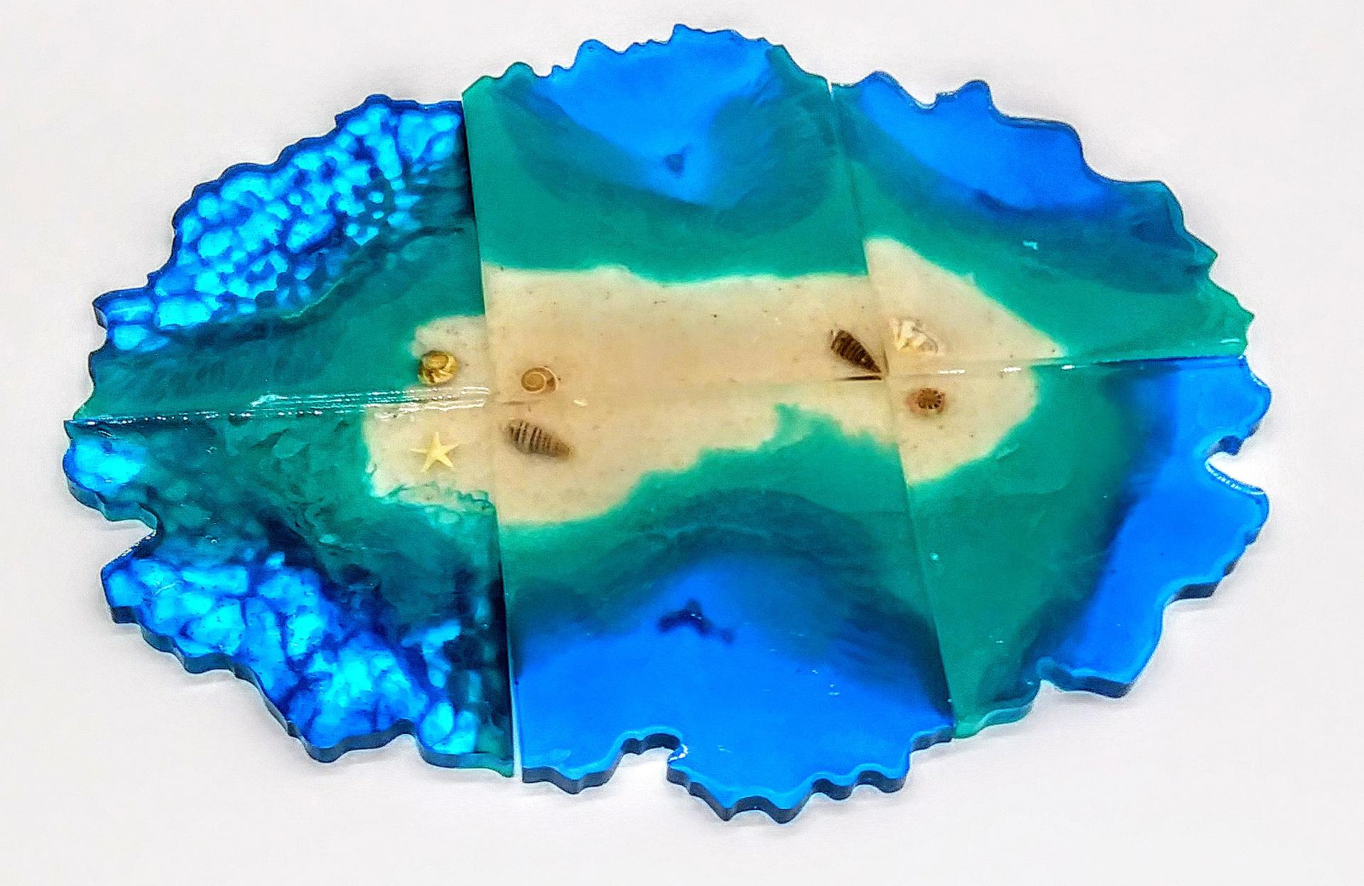 Ocean theme coasters with real shells sand and star fish