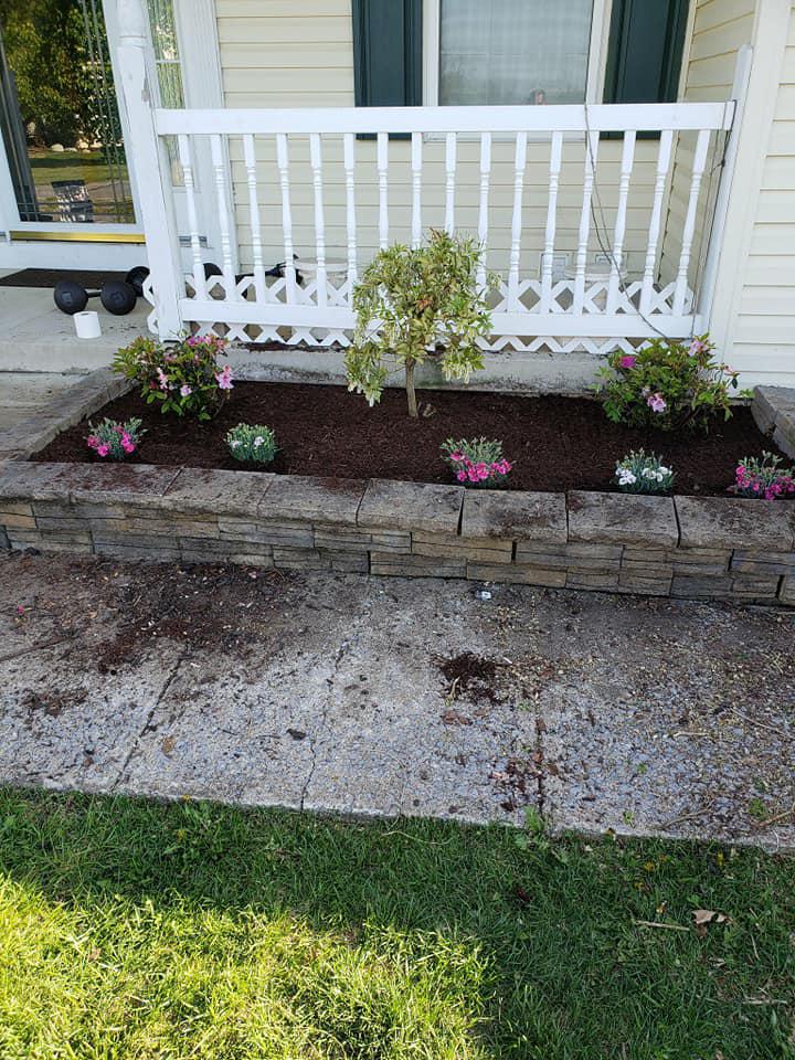 RESIDENTIAL & COMMERCIAL LANDSCAPING SERVICES