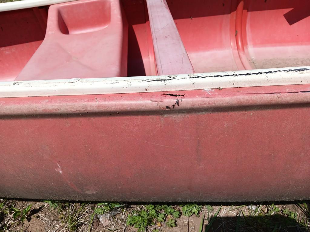 17’ 1974 Wards Sea King Canoe - Lot # B1116