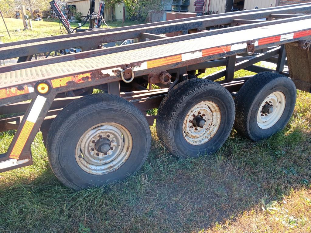 Beatrice Motor Mart Mfg Gooseneck Tri Axle Wedge Trailer - Item # 29