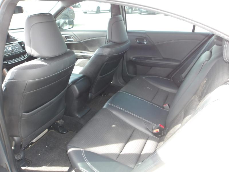 D18 - 2016 Honda Accord Sport