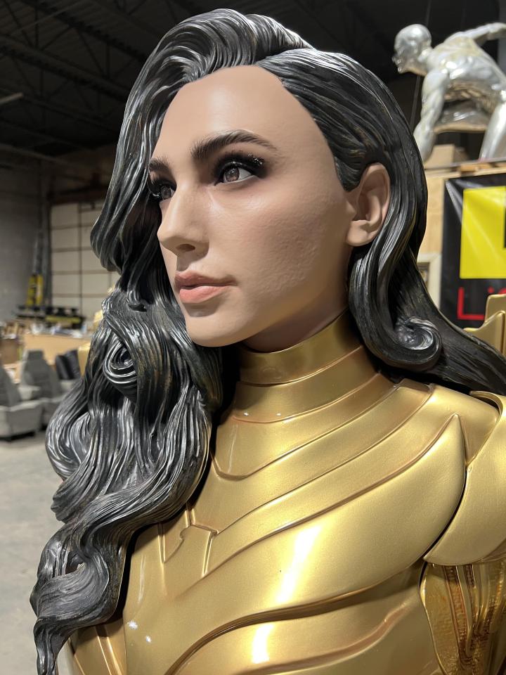 Wonderwoman 1984 Life Size Statue