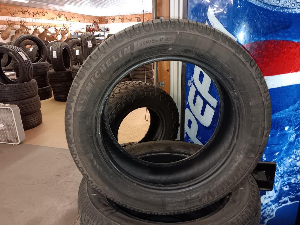 255/55R20 Michelin Defender 2 Tires Set of 4