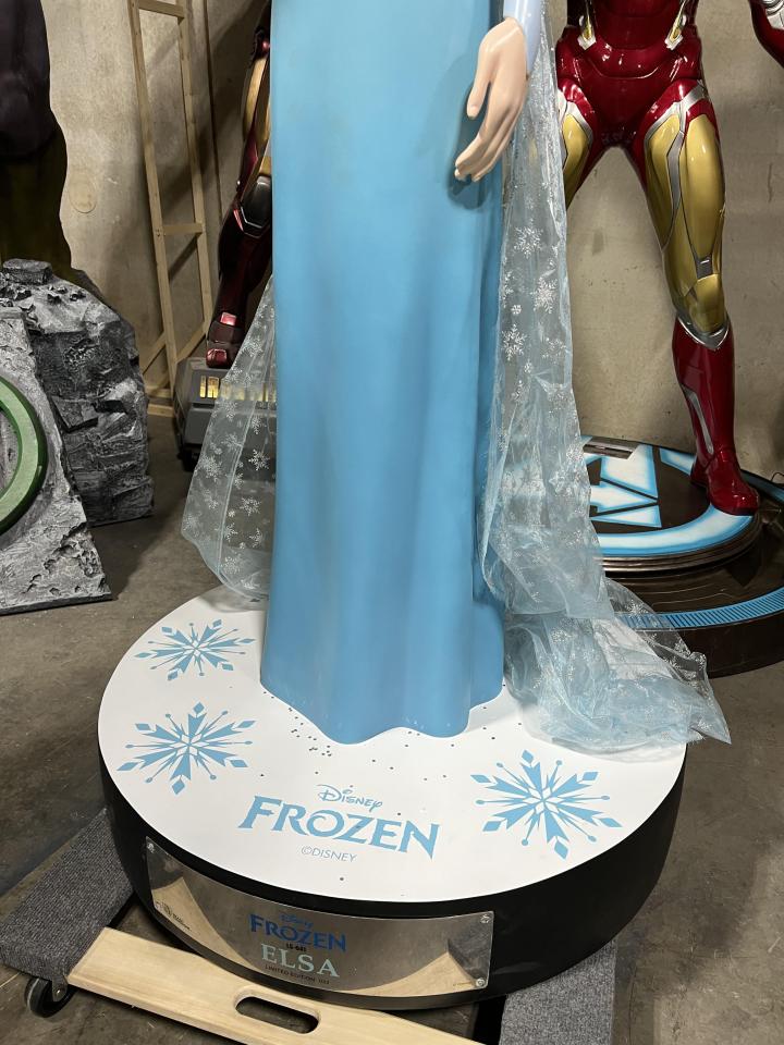 Life Size Disney Frozen Elsa and Anna with Olaf