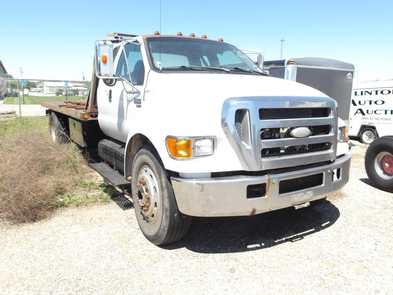 T25 - 2007 Ford F-650 Roll Back