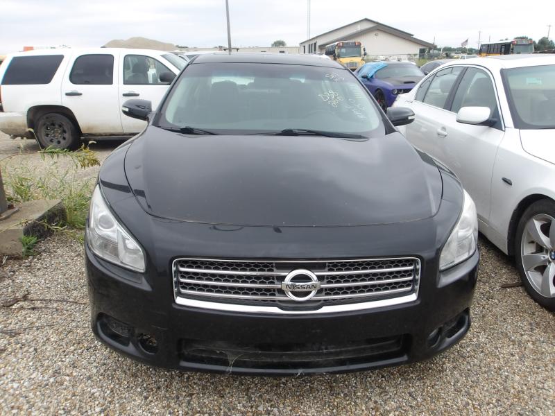D38 - 2010 Nissan Maxima