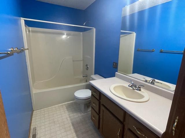400 N Linwood Ct