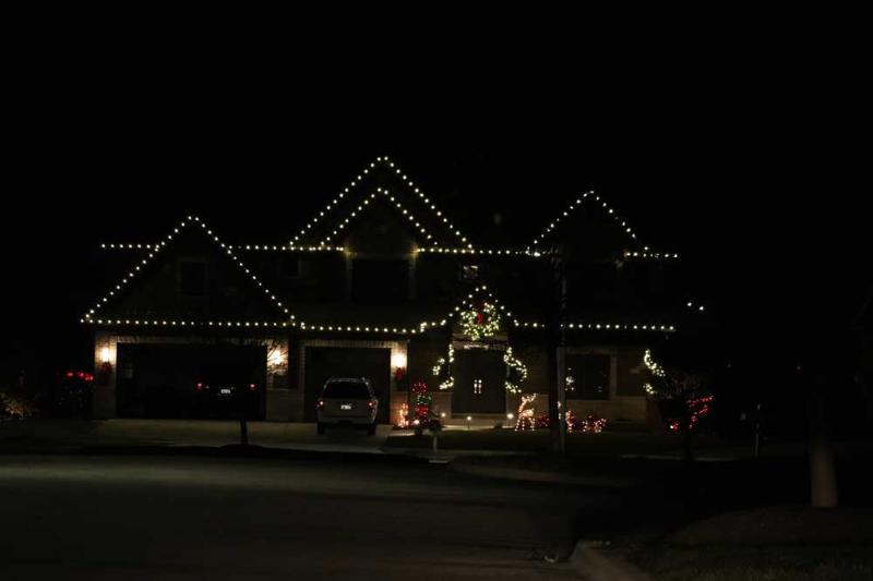 RESIDENTIAL CHRISTMAS LIGHTING