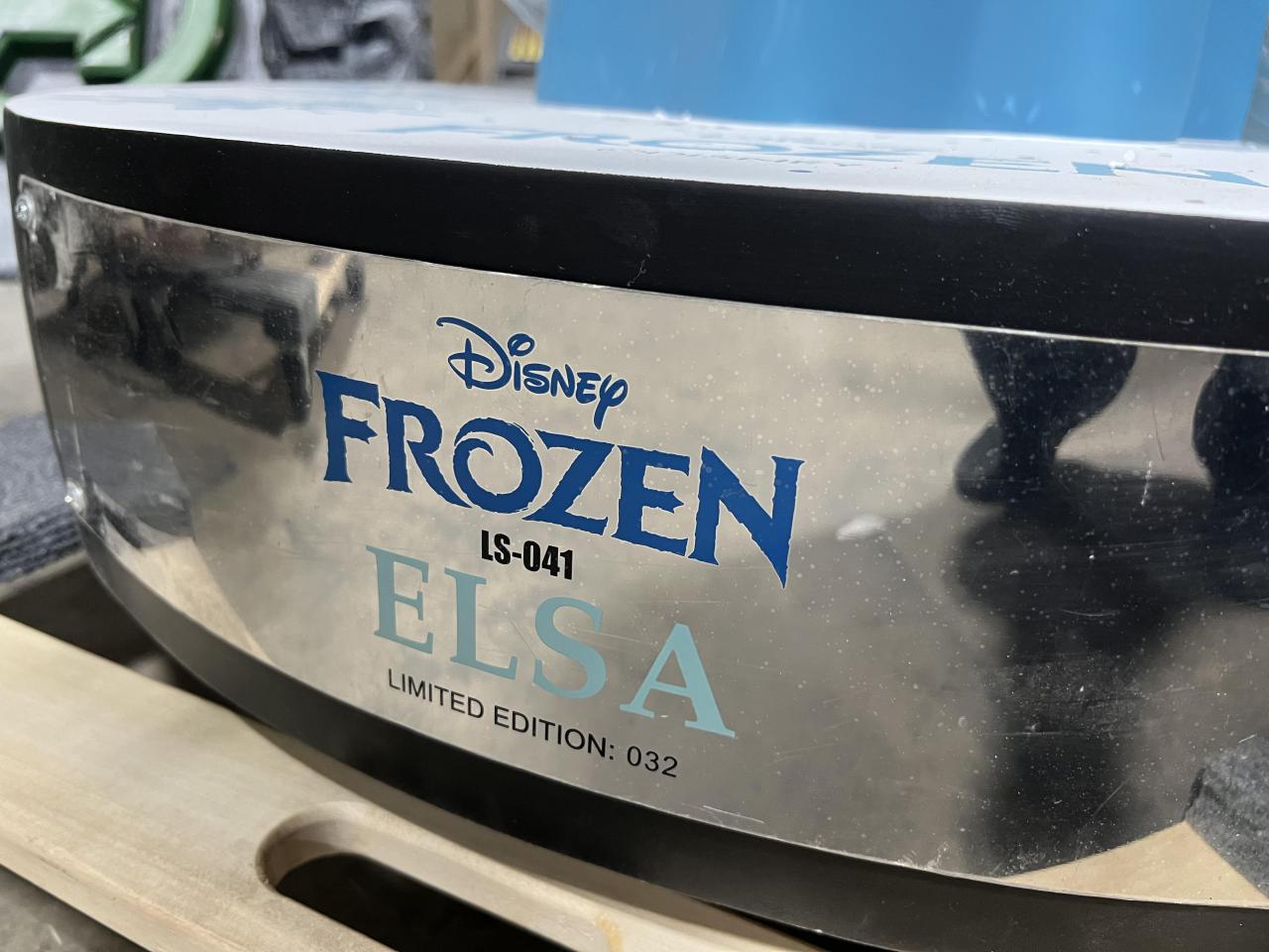 Life Size Disney Frozen Elsa and Anna with Olaf