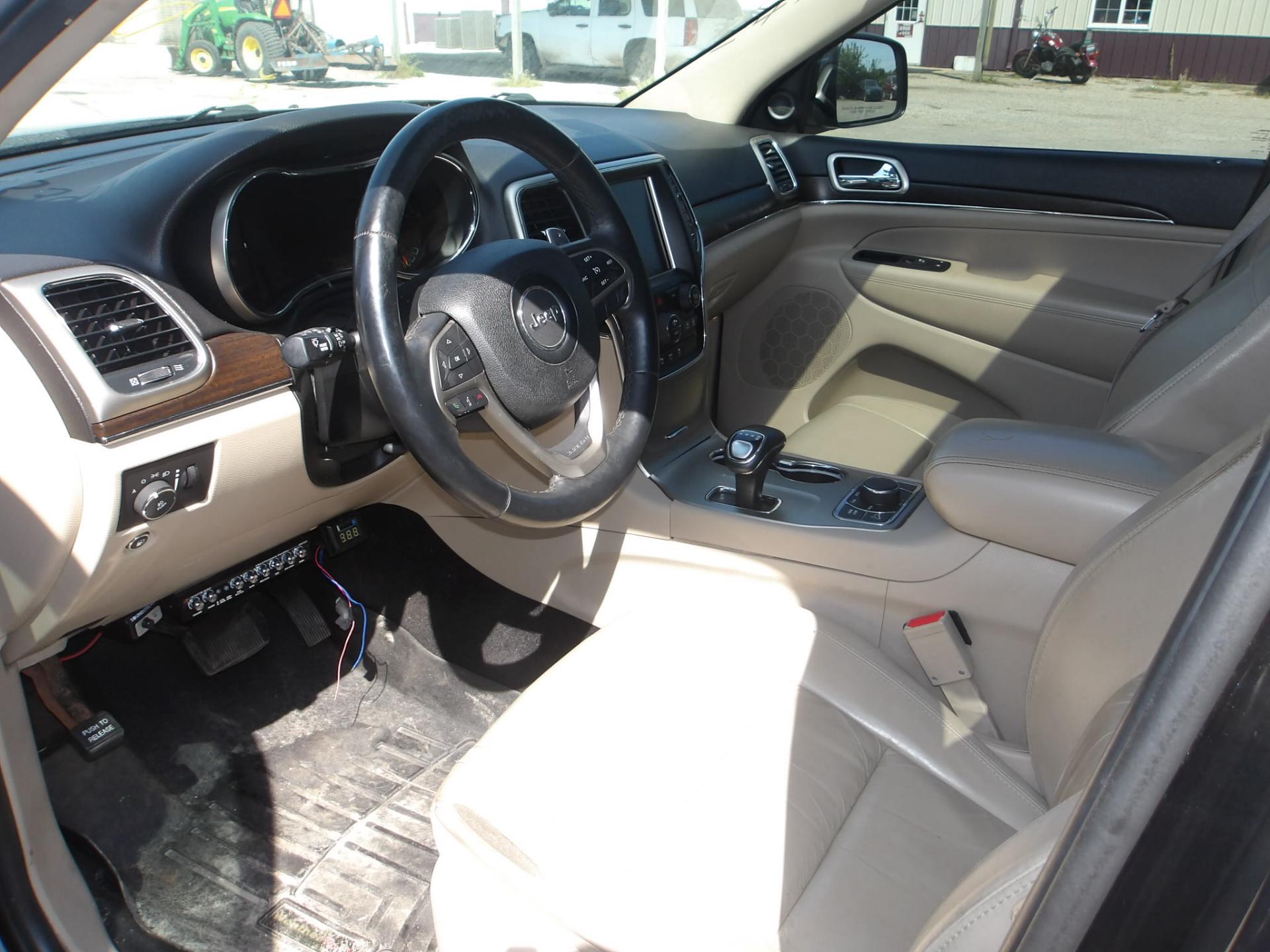 D1 - 2014 Jeep Grand Cherokee