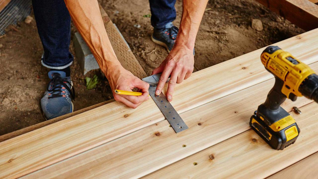 DECKS & FENCES