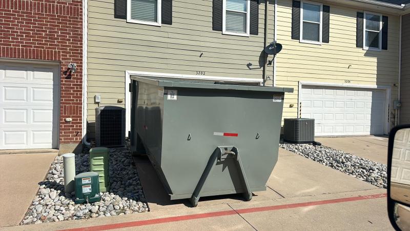 Residential &amp; Commercial
Dumpster Rental