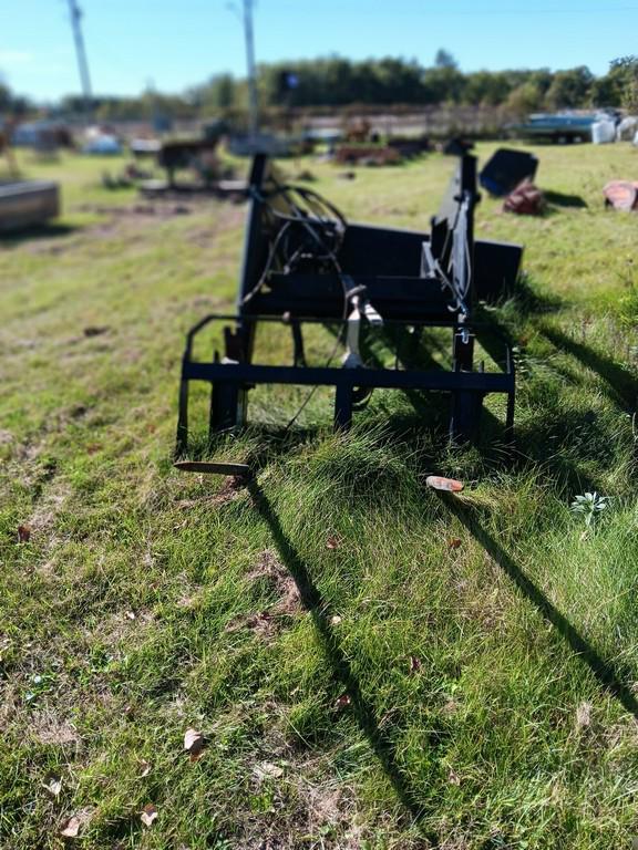 Bush Hog 2845 QT International Tractor Loader - Item # 52