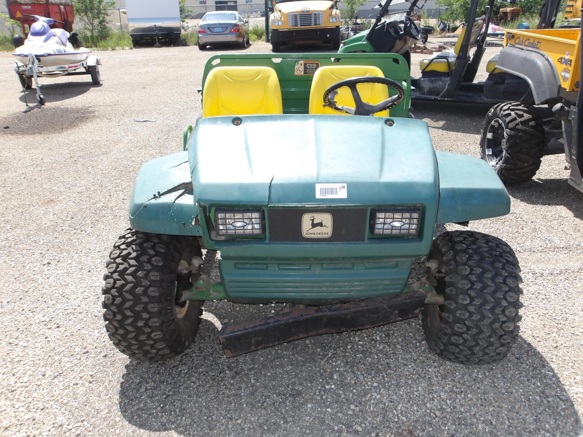 D78 - John Deere Gator 4X2