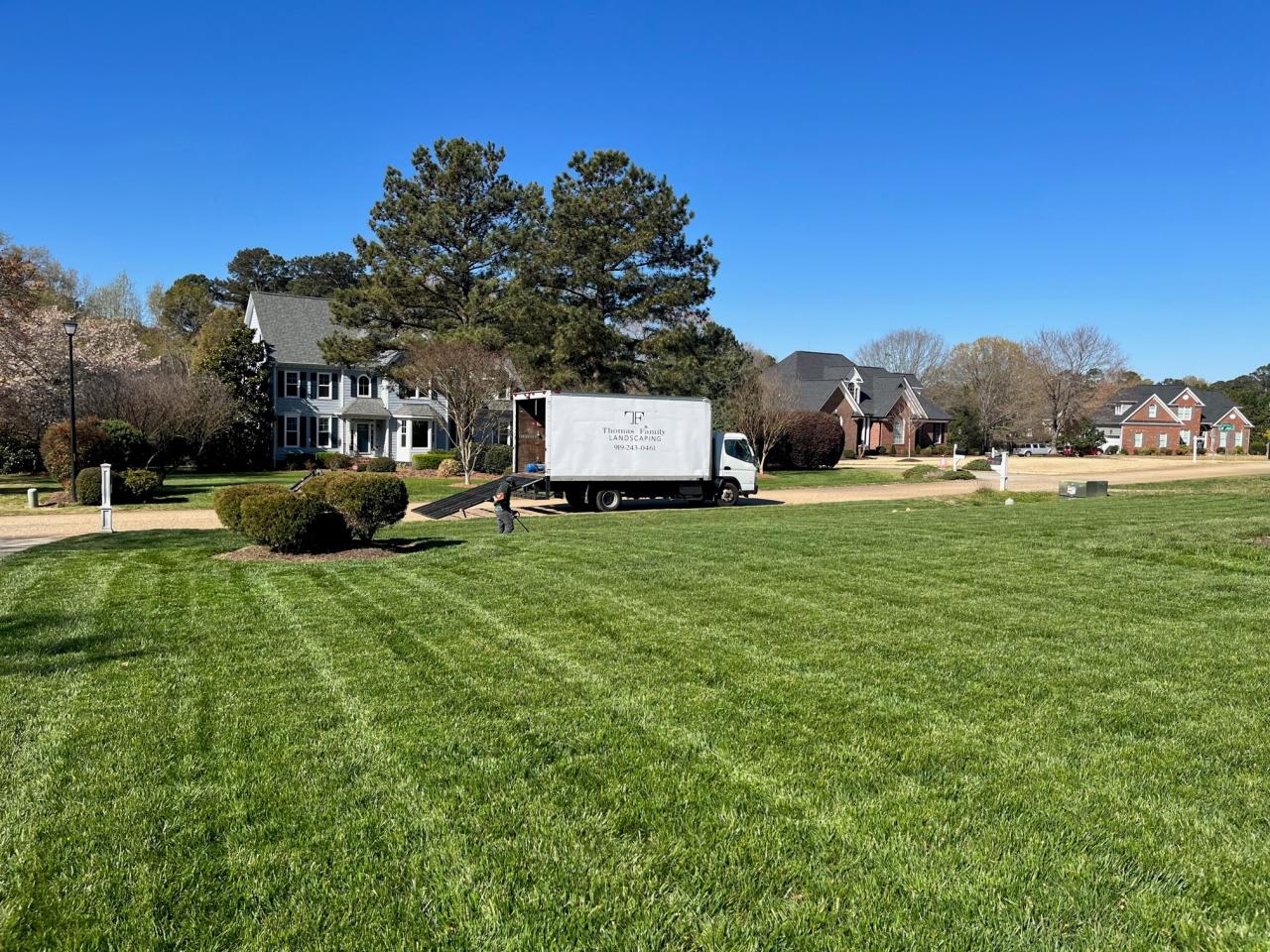 Lawn Mowing & Maintenance