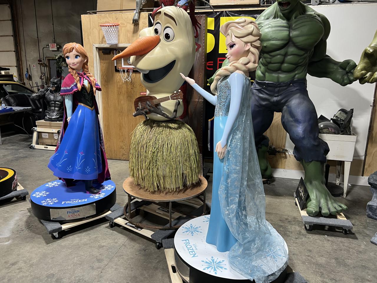 Life size hot sale anna and elsa
