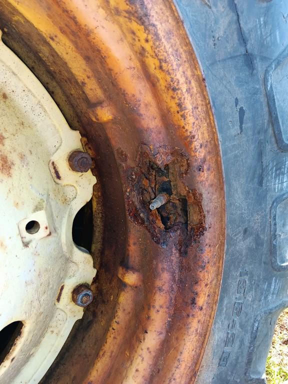8 Bolt John Deere Cast Steel Tractor Hub