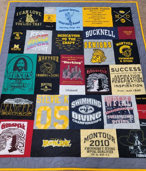 Mosaic T-shirt Quilt with Outer Border.