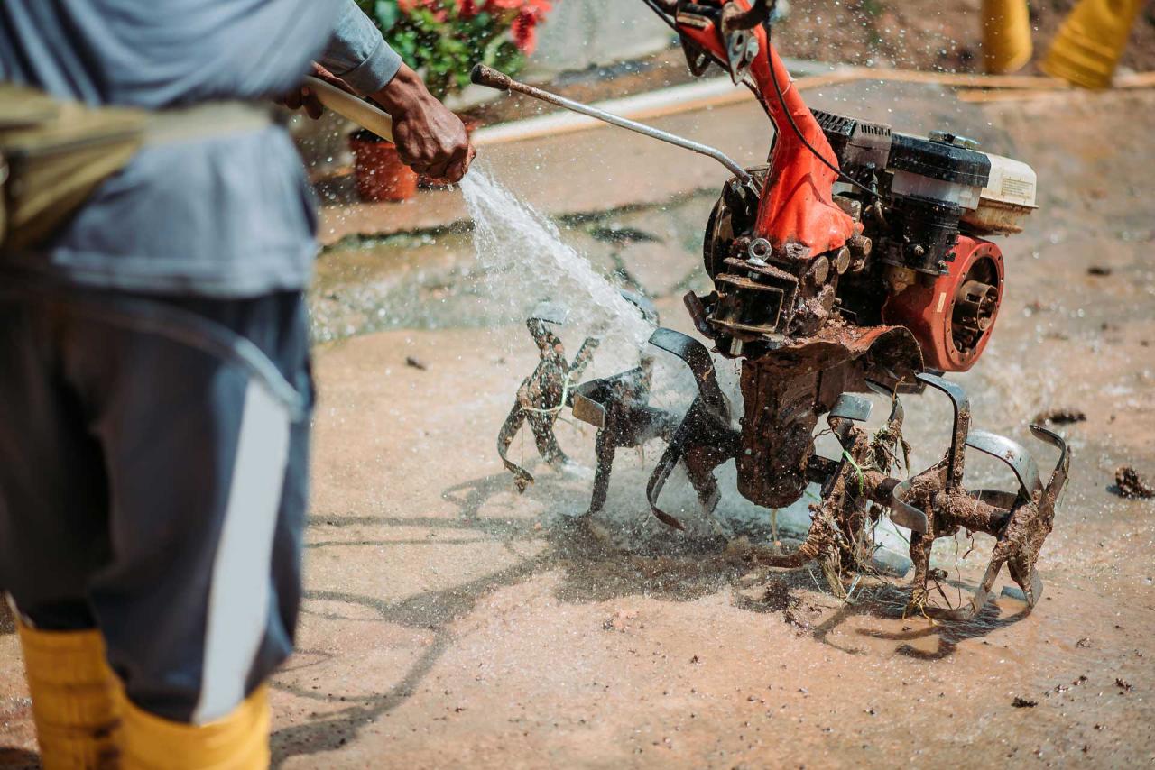Heavy Equipment Washing