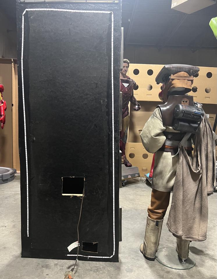 Star Wars Return of the Jedi Princess Leia Boushh and Han Solo In Carbonite