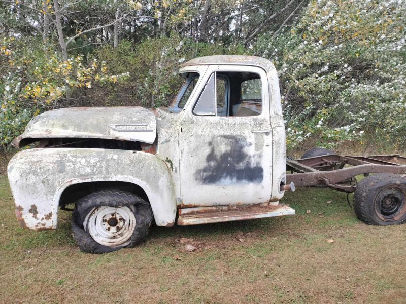 1955 Ford F250 Cab & Chassis