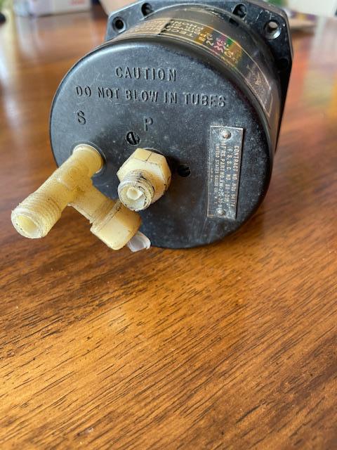 U.S. Gauge Co.-Cessna 180 & 182 Airspeed Indicator. Used.