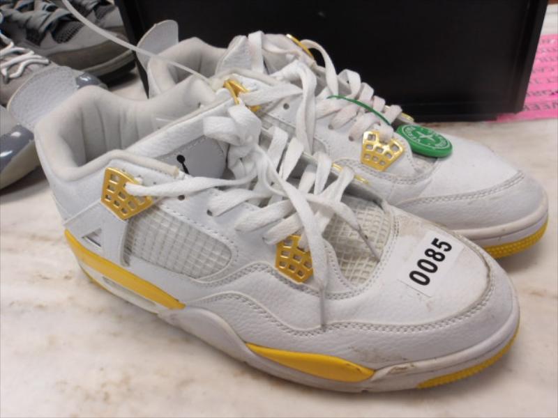 85 - Air Jordan sz 11