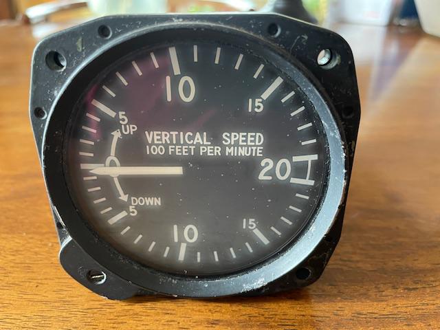 United Instruments 2000 FPM Vertical Speed Indicator. Used.