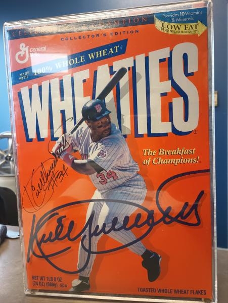 Kirby Puckett Autographed Wheaties Box in Protective Case