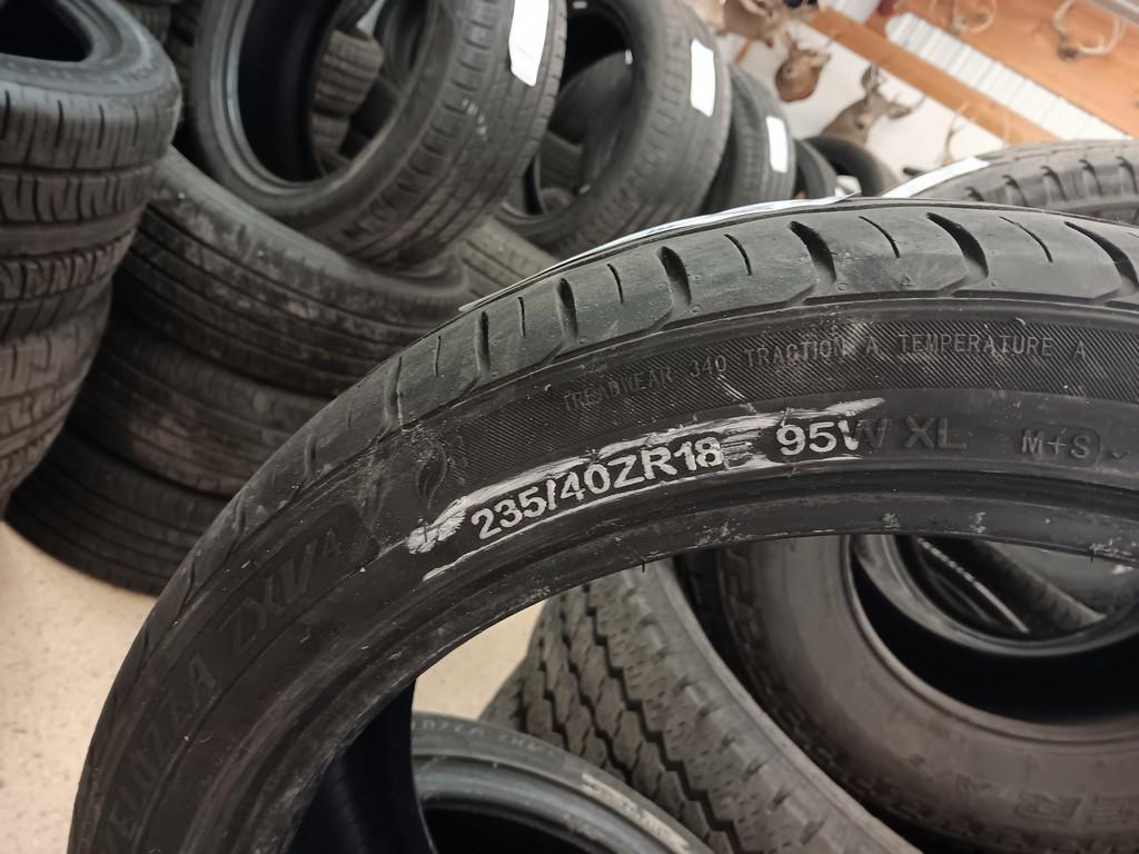 235/45ZR18 Velozza ZXV4 Tires Set of 4