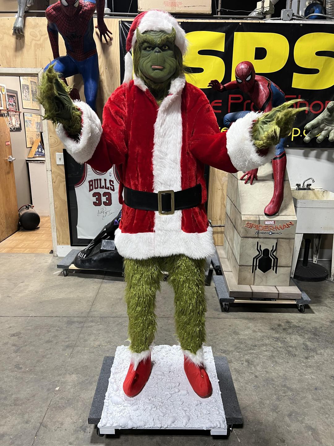 How the Grinch Stole Christmas Statue