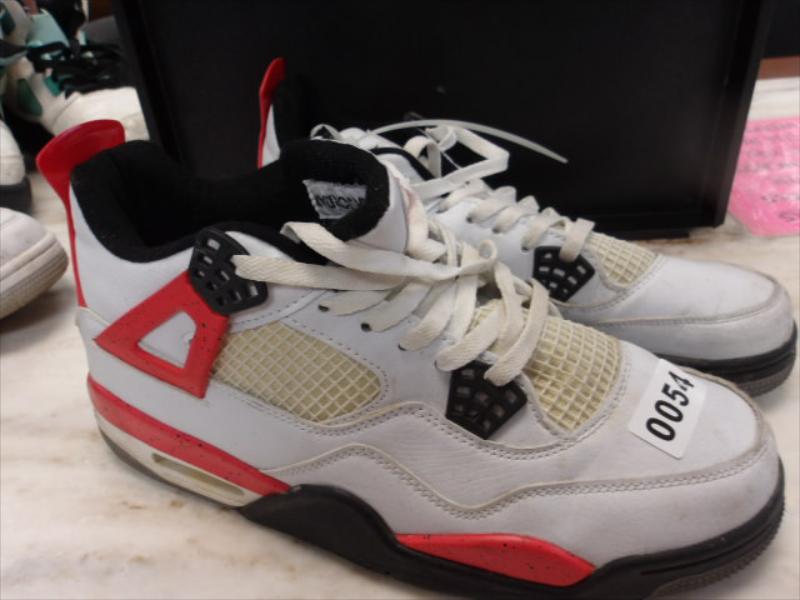 54 - Nike sz 11